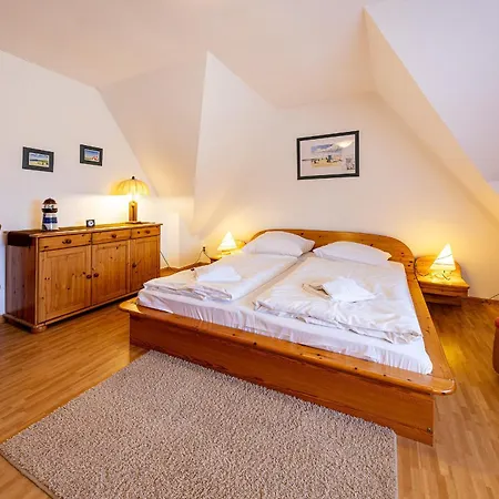 Duenenschloesschen Ahrenshoop